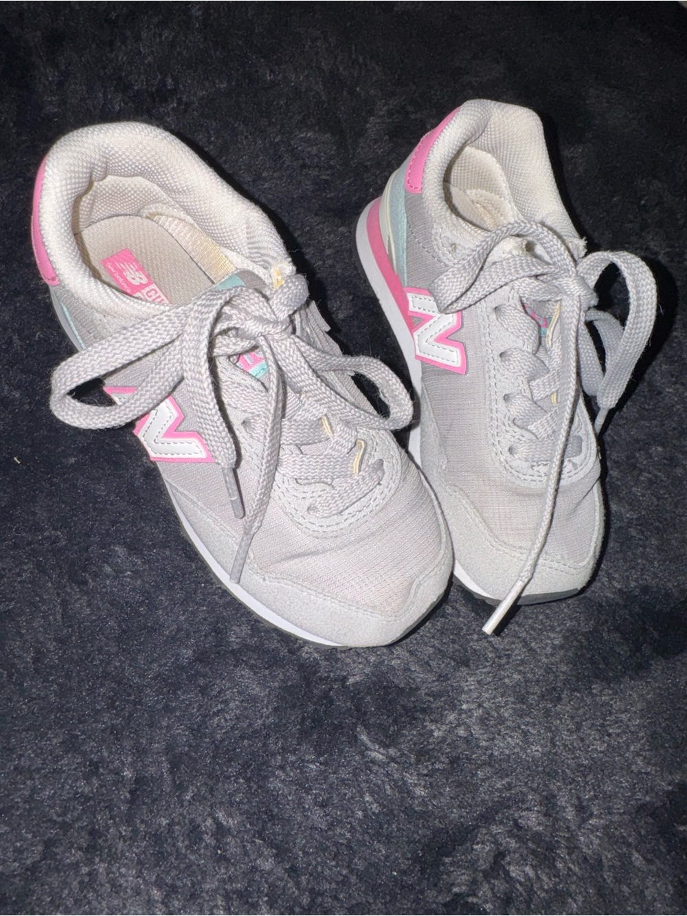 Girls new balance tennis shoes
